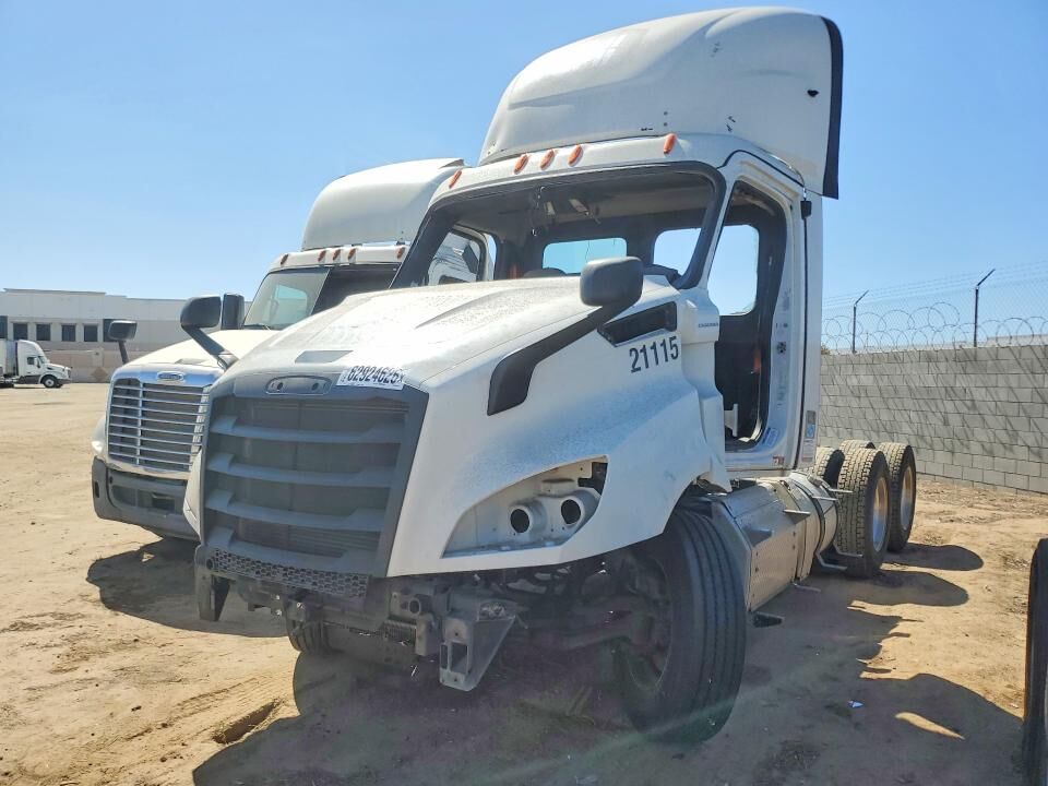2021 FREIGHTLINER Cascadia