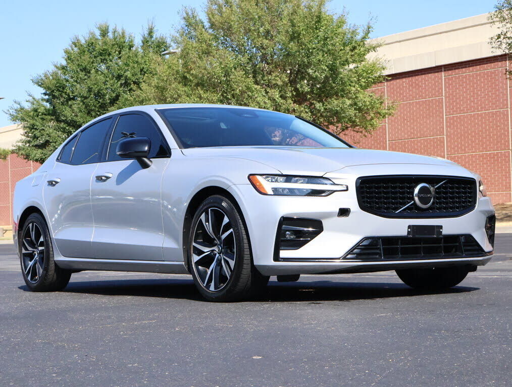 2024 VOLVO S60