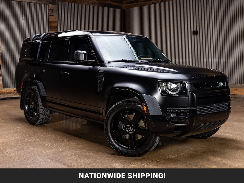 2024 LAND ROVER Defender