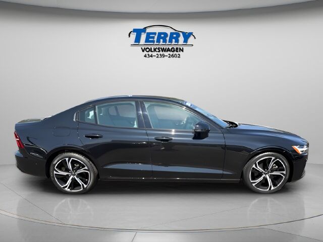 2024 VOLVO S60