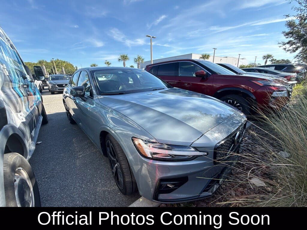 2024 VOLVO S60