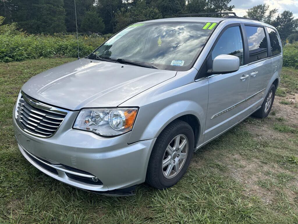 2011 CHRYSLER Town and Country