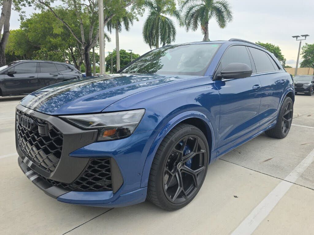 2025 AUDI RS Q8