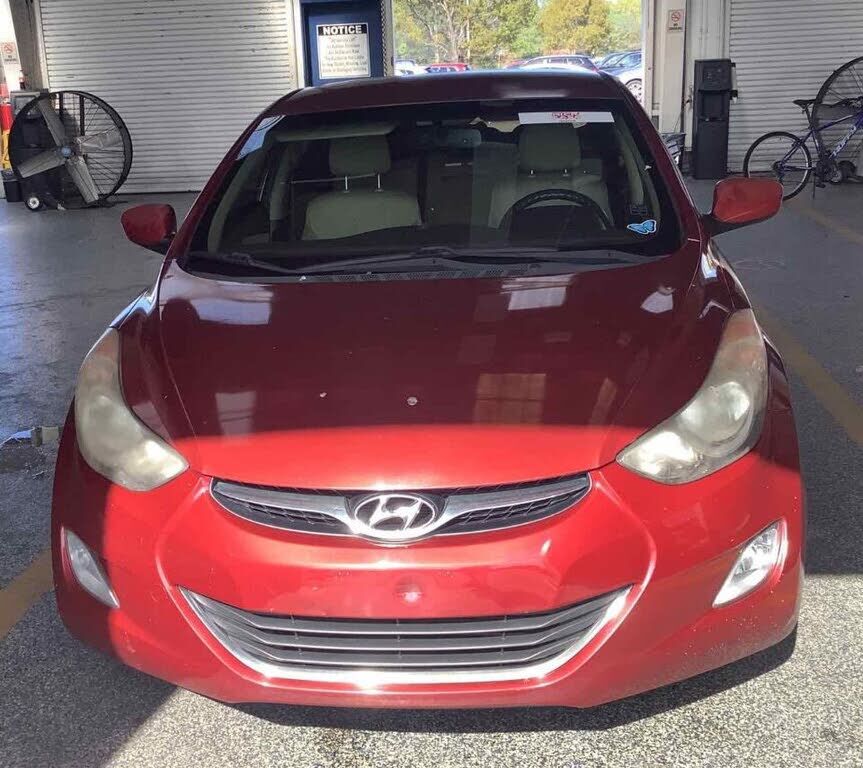 2012 HYUNDAI Elantra