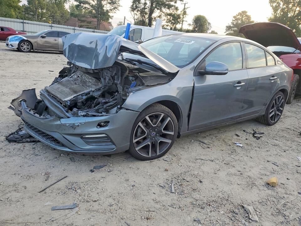 2017 VOLVO S60
