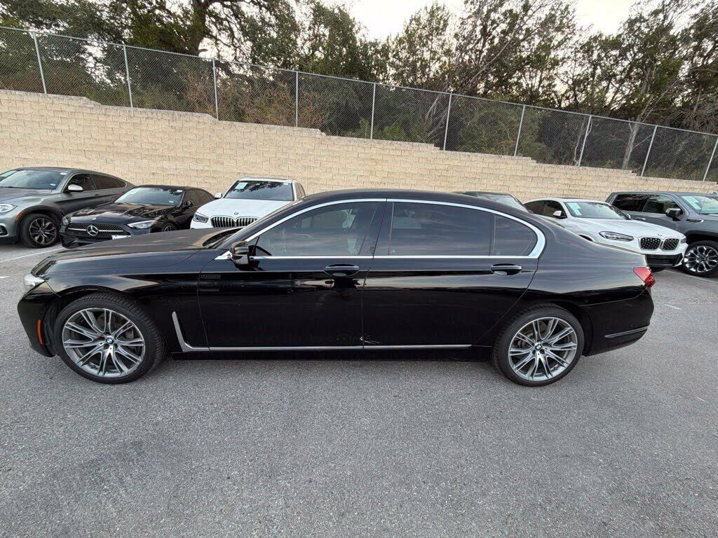2020 BMW 740i
