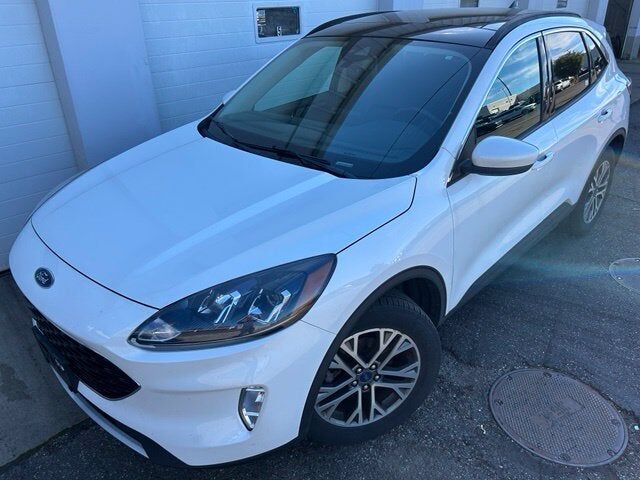 2020 FORD Escape