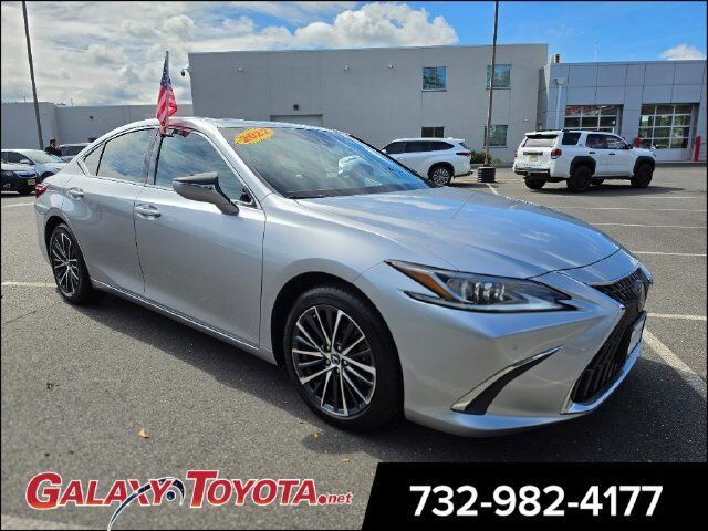 2022 LEXUS ES