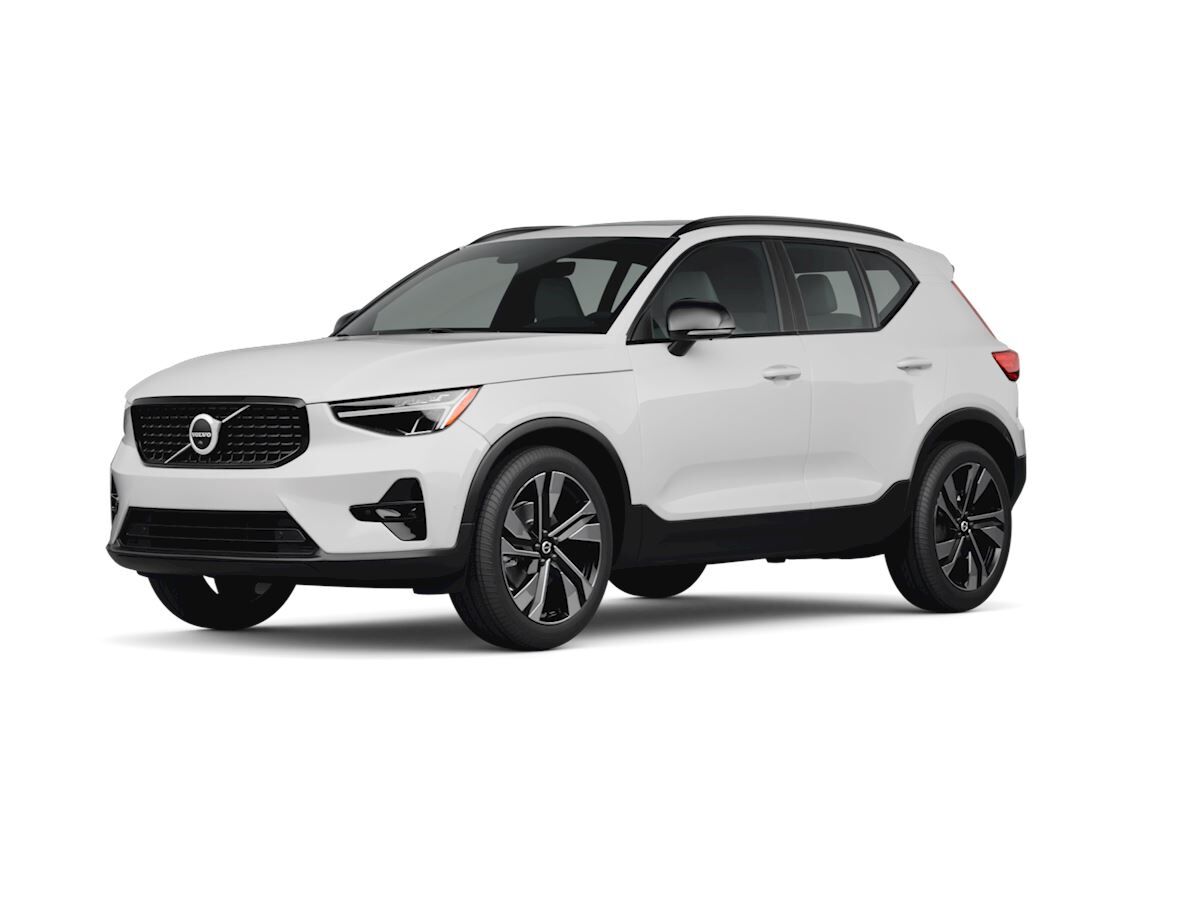 2026 VOLVO XC40