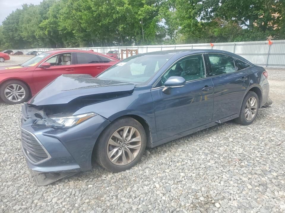 2019 TOYOTA Avalon