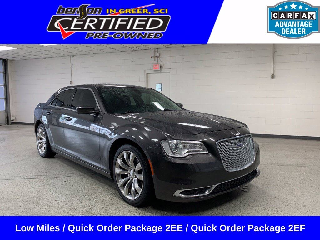 2019 CHRYSLER 300