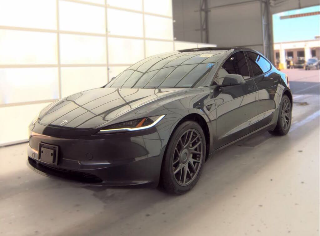 2025 TESLA Model 3
