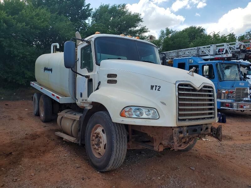 2006 MACK CXN