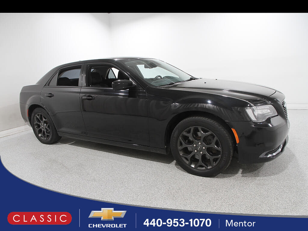 2019 CHRYSLER 300