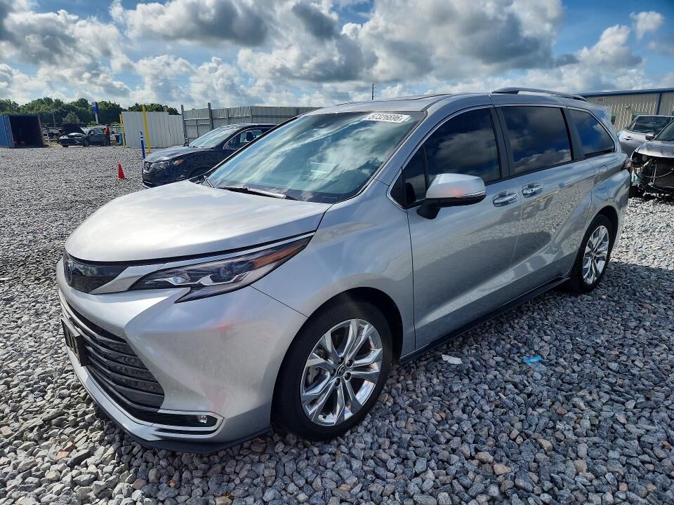 2023 TOYOTA Sienna