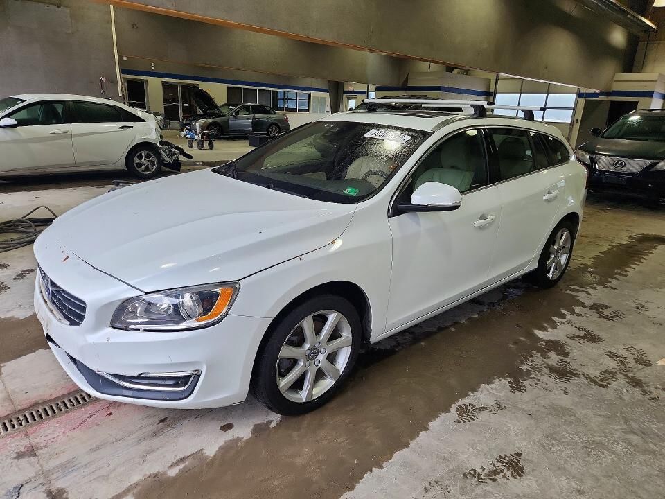 2017 VOLVO V60