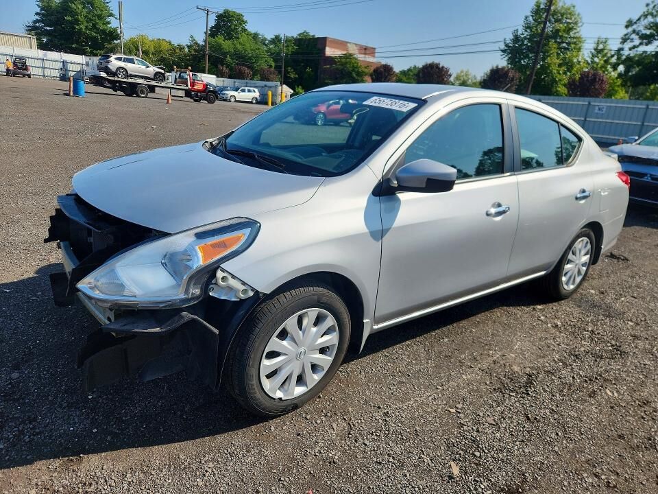 2015 NISSAN Versa