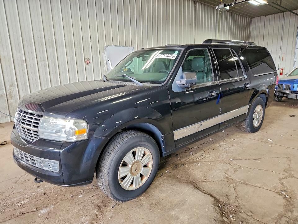 2011 LINCOLN Navigator