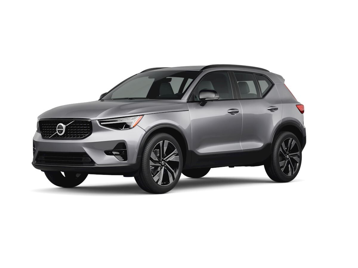 2026 VOLVO XC40