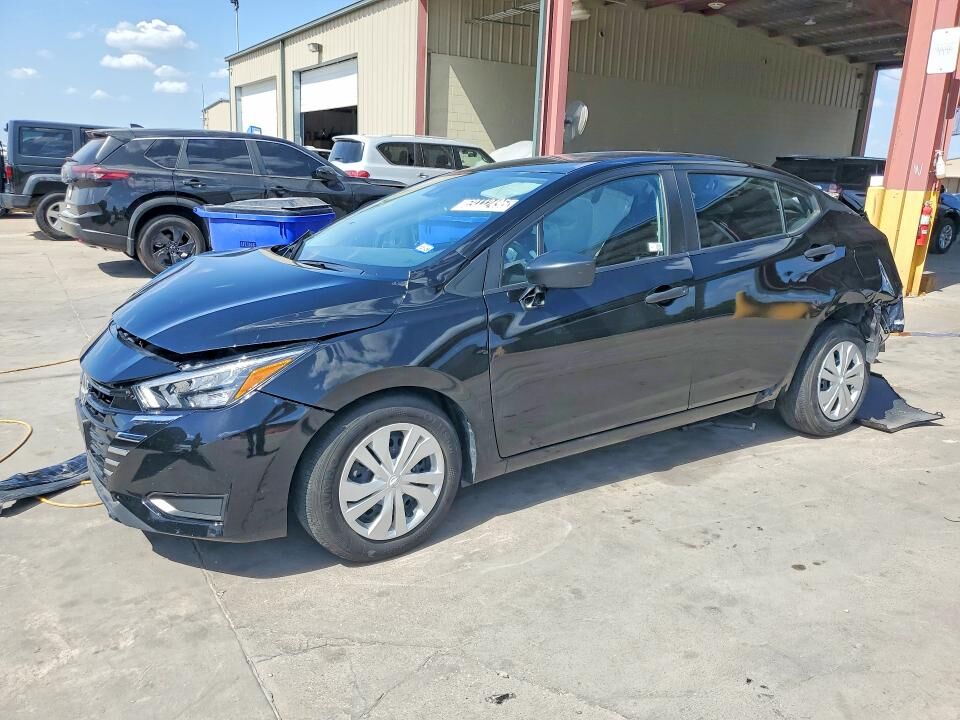 2025 NISSAN Versa