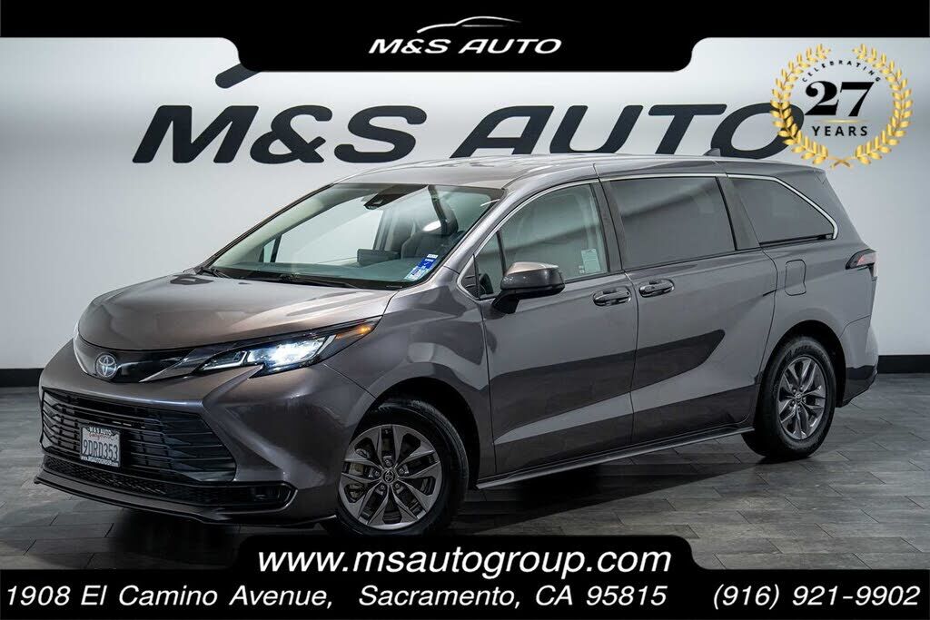 2023 TOYOTA Sienna