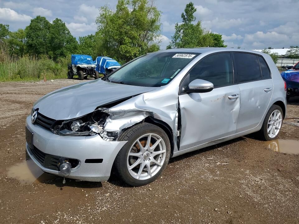 2013 VOLKSWAGEN Golf
