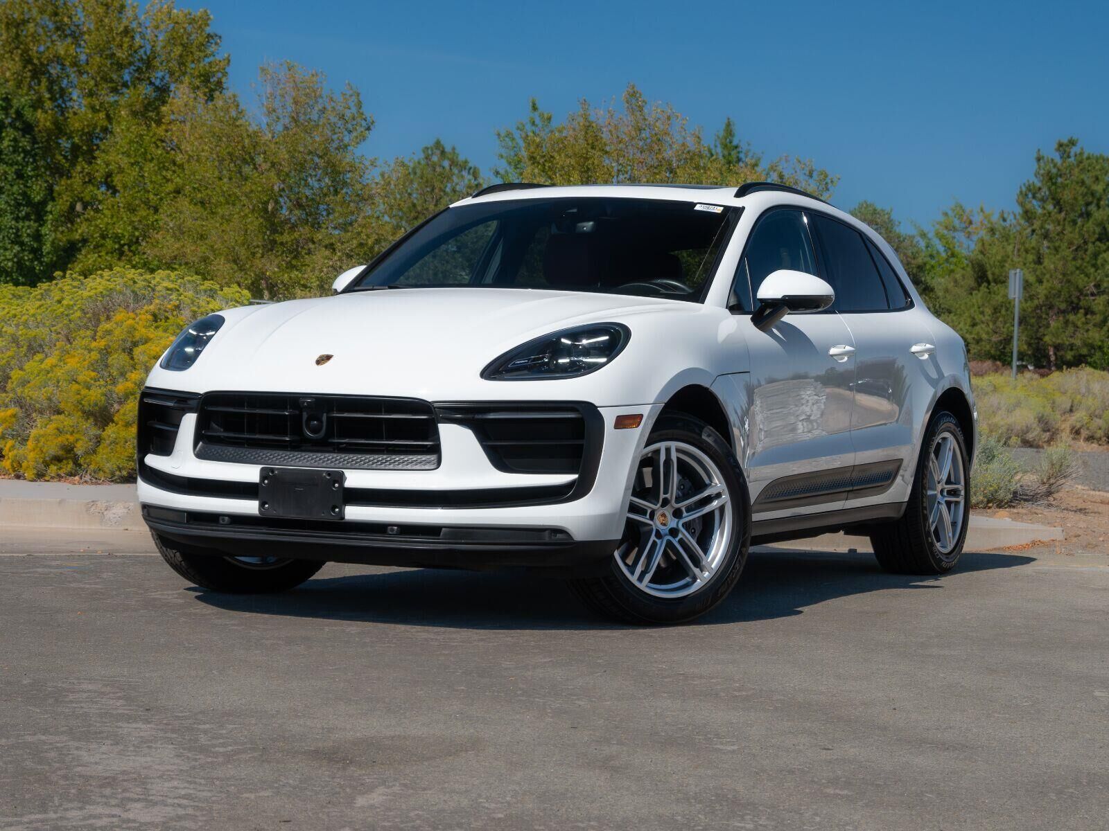 2023 PORSCHE Macan