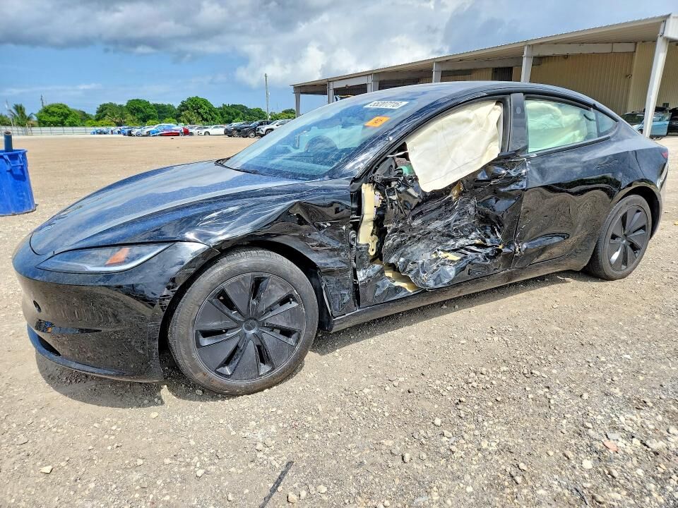 2024 TESLA Model 3