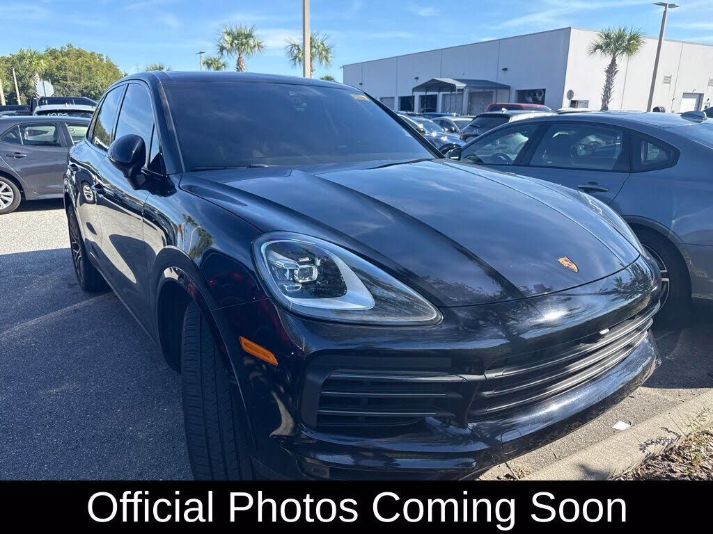 2022 PORSCHE Cayenne