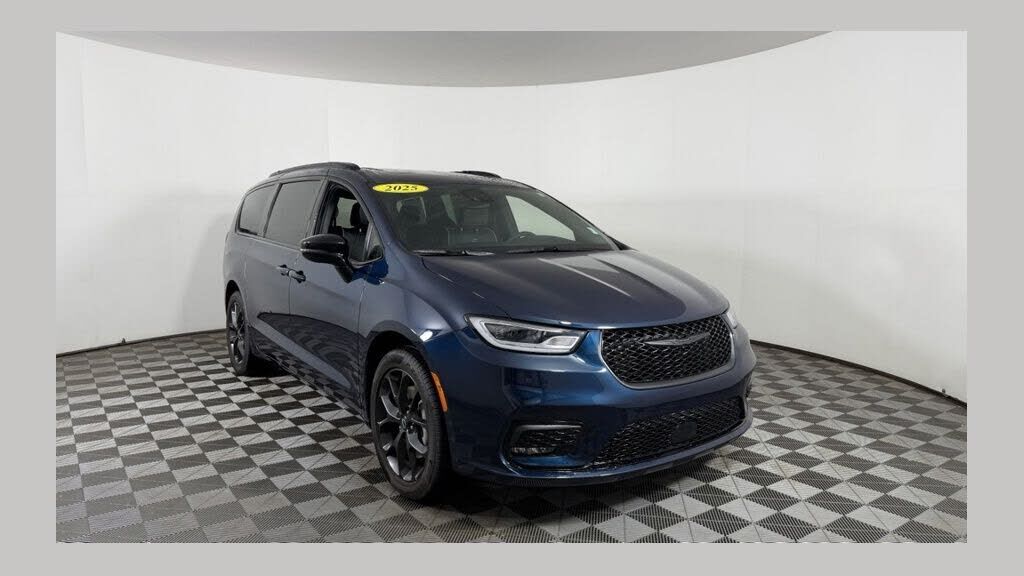 2025 CHRYSLER Pacifica