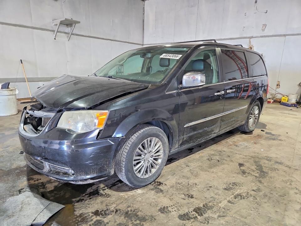 2014 CHRYSLER Town and Country