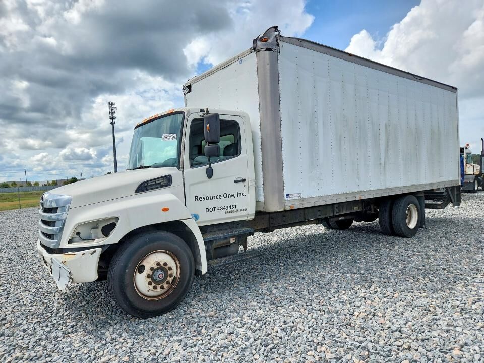 2013 HINO Incomplete Vehicle