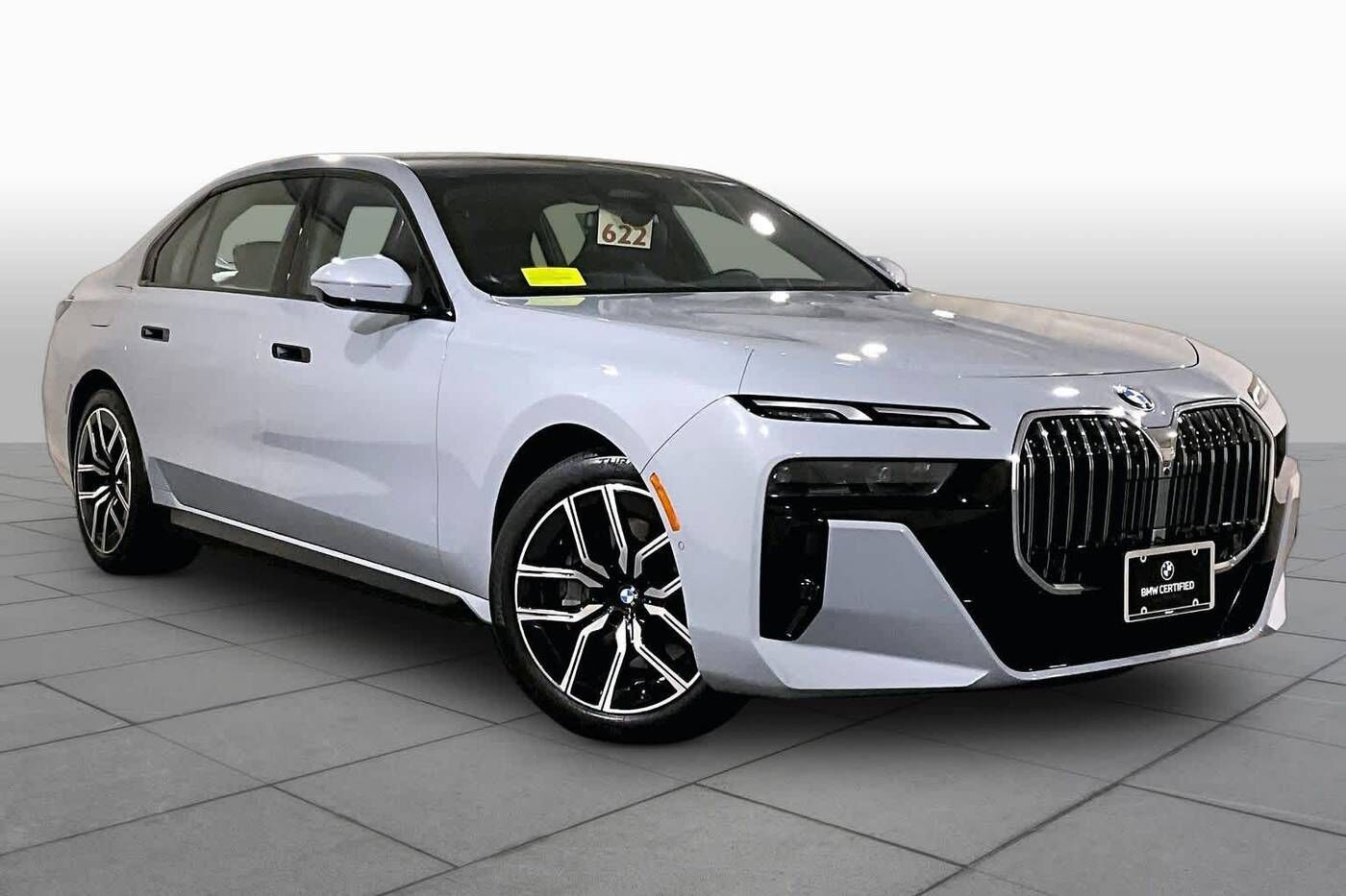 2025 BMW 740i