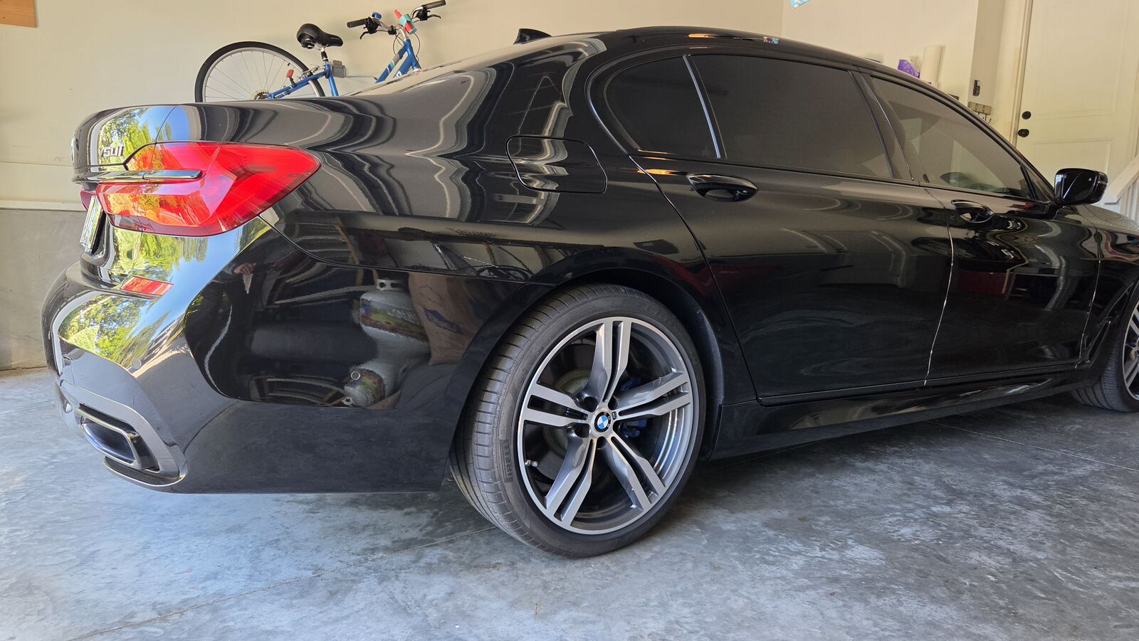 2019 BMW 750i