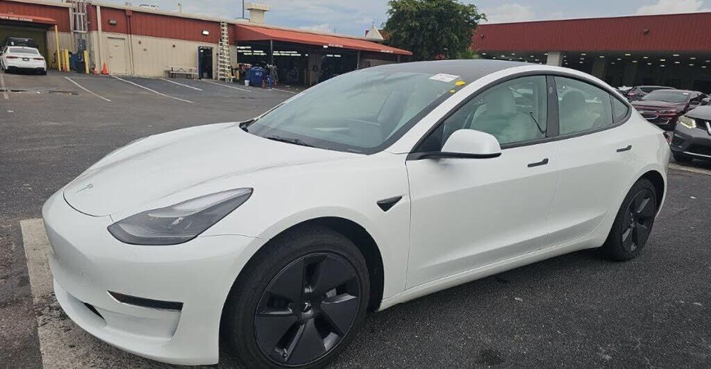 2023 TESLA Model 3