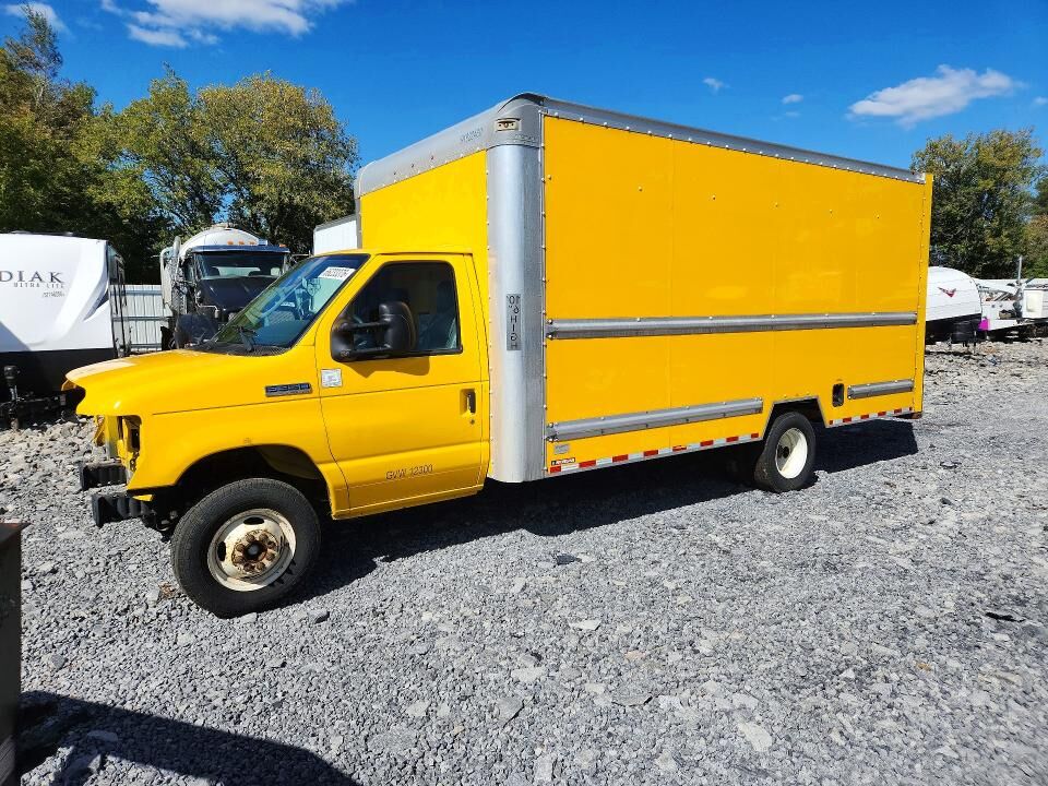 2022 FORD E-350