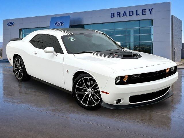 2017 DODGE Challenger