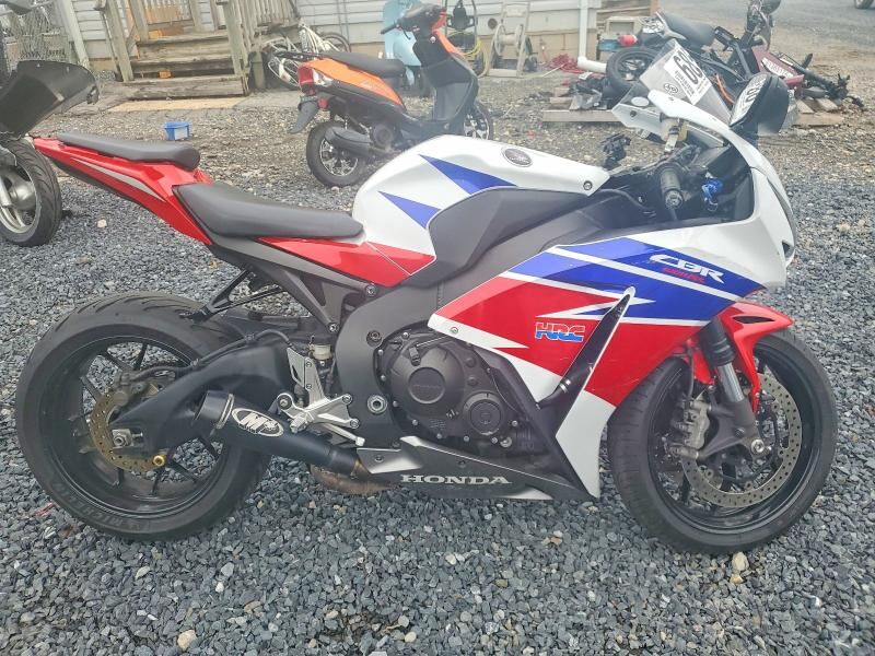 2015 HONDA CB