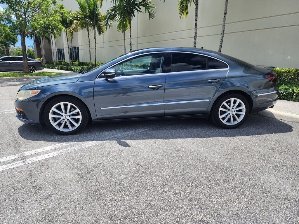 2010 VOLKSWAGEN Passat
