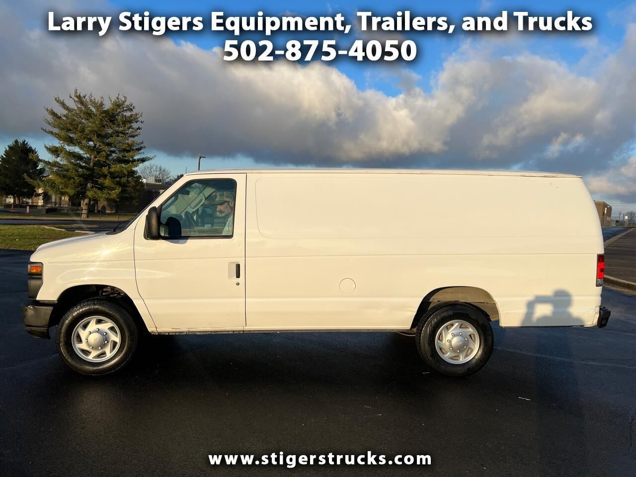 2011 FORD E-350