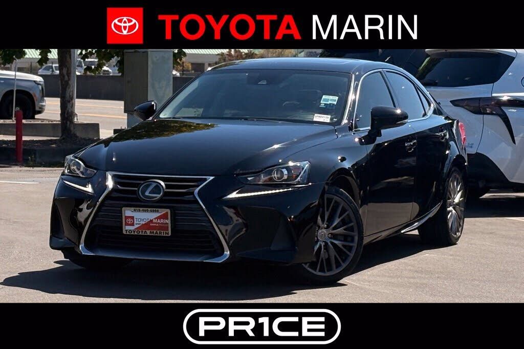 2017 LEXUS IS