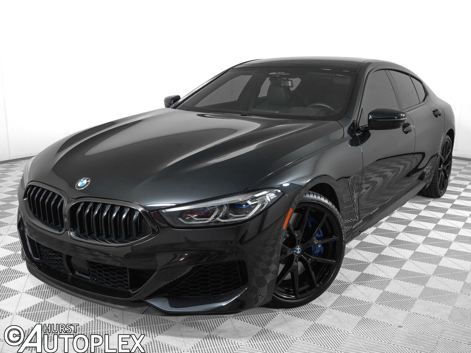 2022 BMW M8