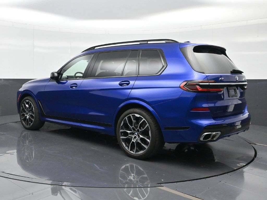 2025 BMW X7