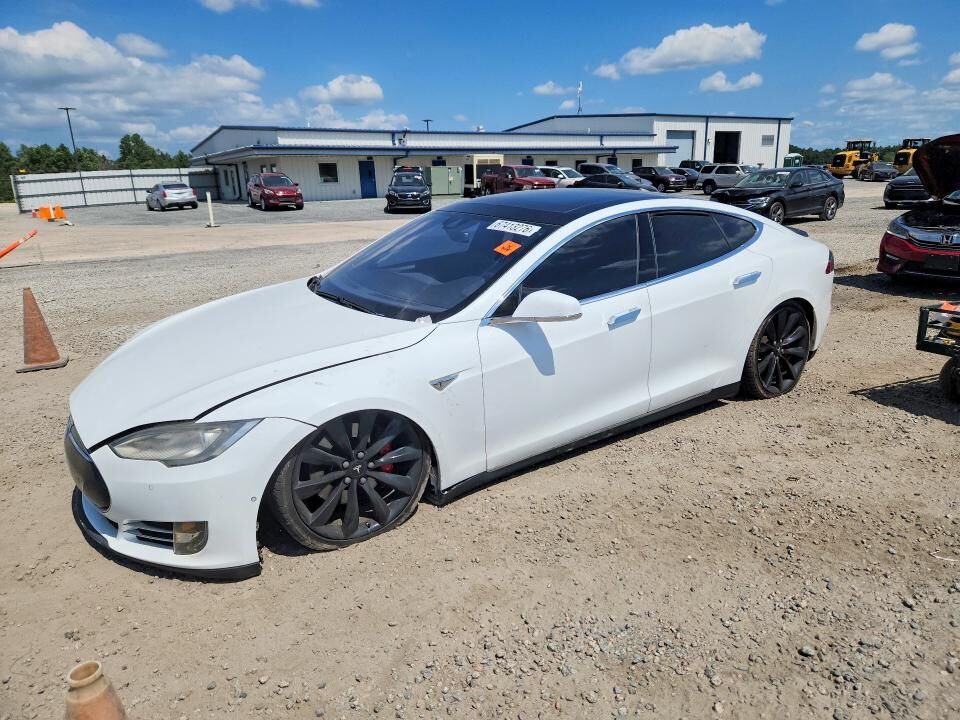 2015 TESLA Model S