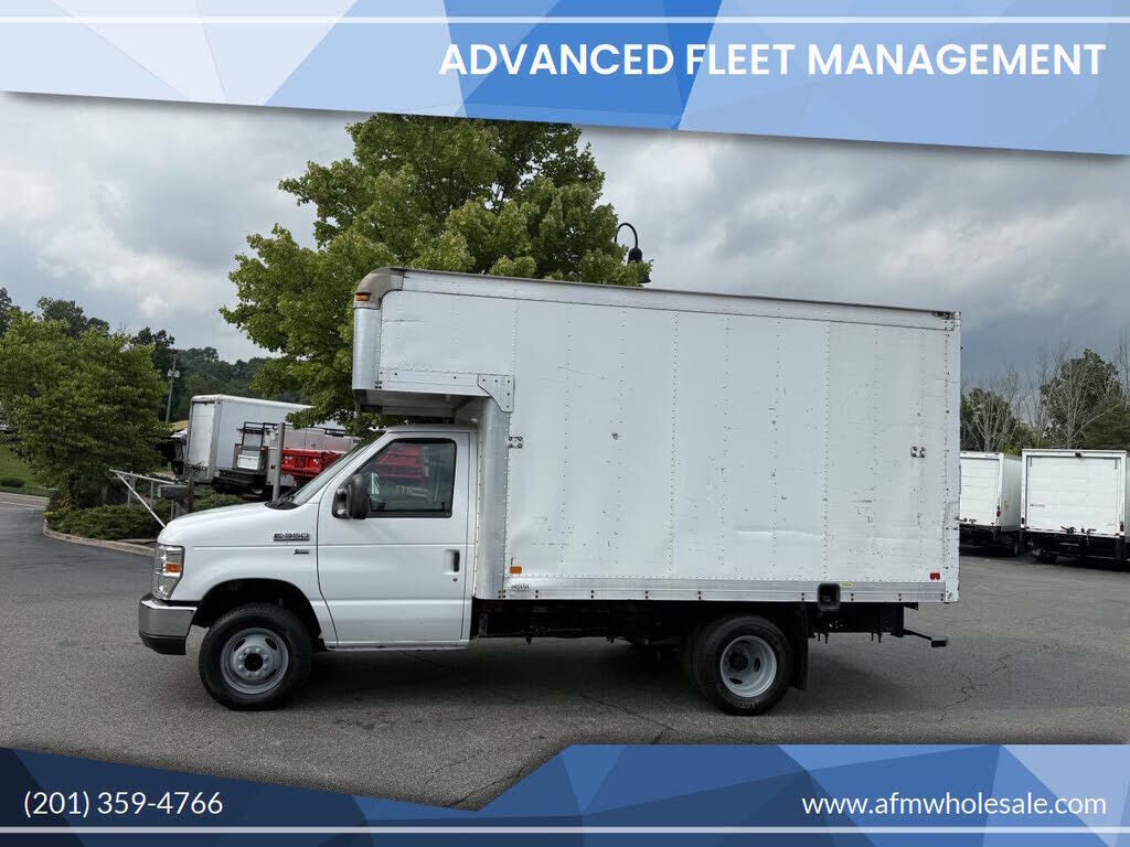 2013 FORD E-350