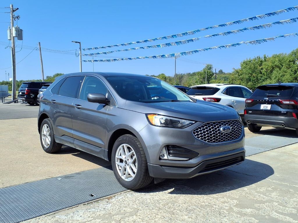 2023 FORD Edge