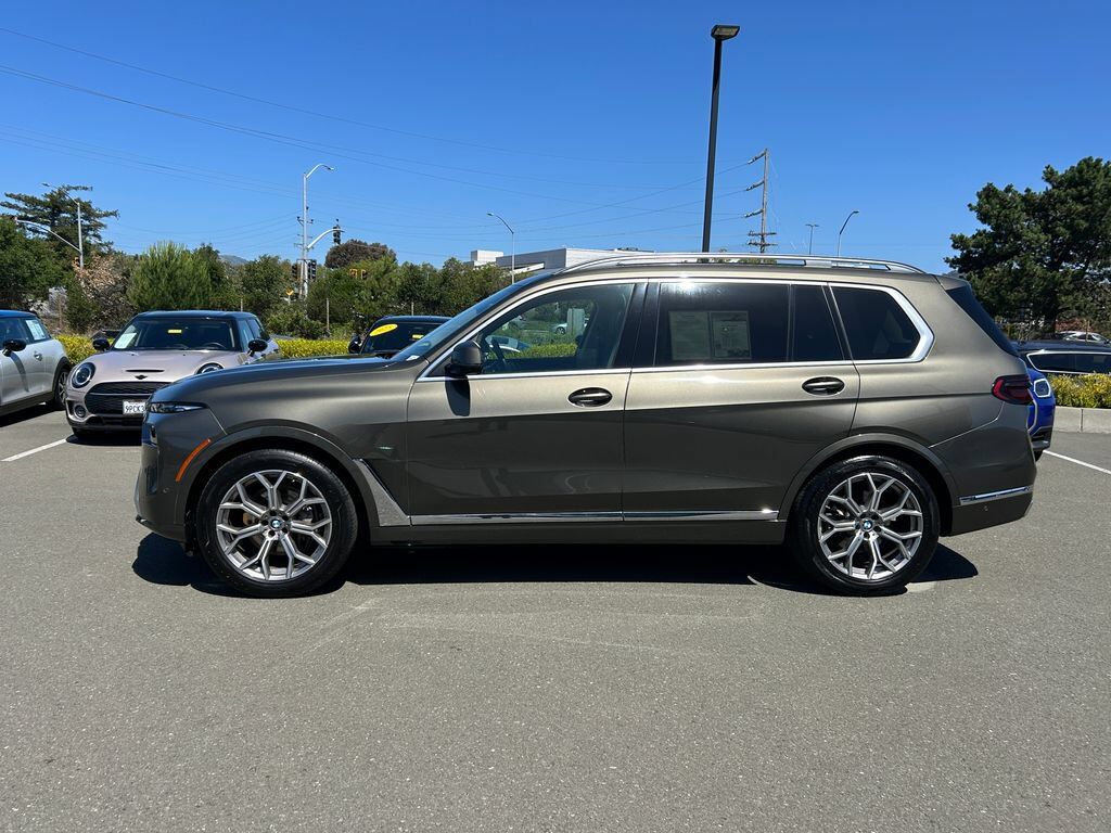 2023 BMW X7