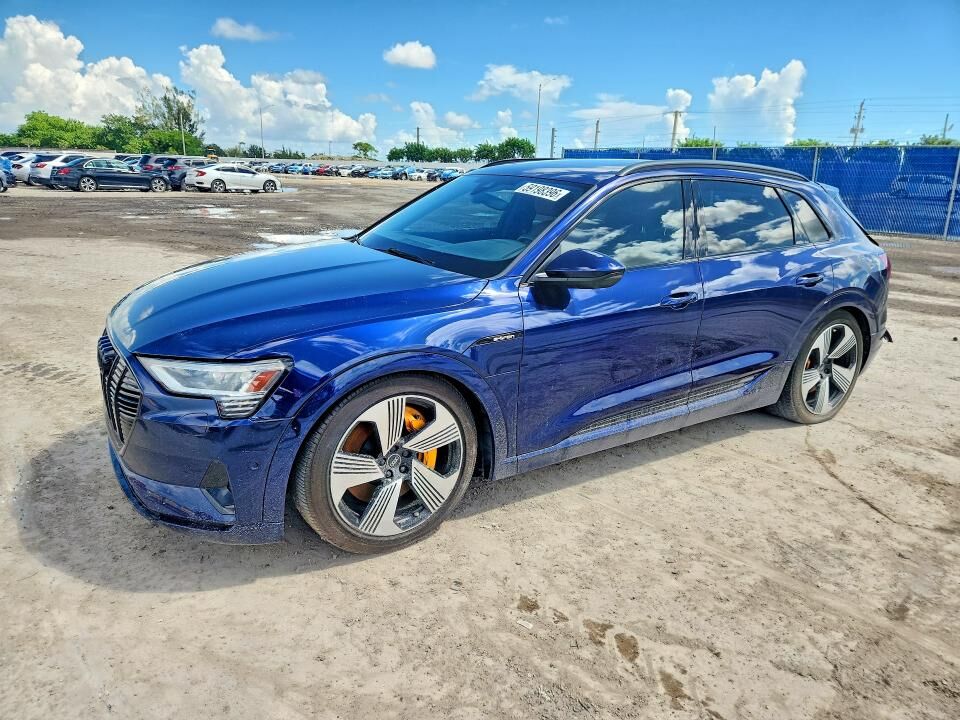 2022 AUDI e-tron