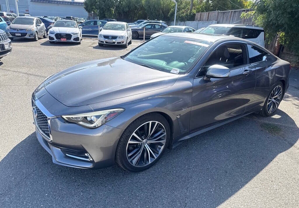 2017 INFINITI Q60