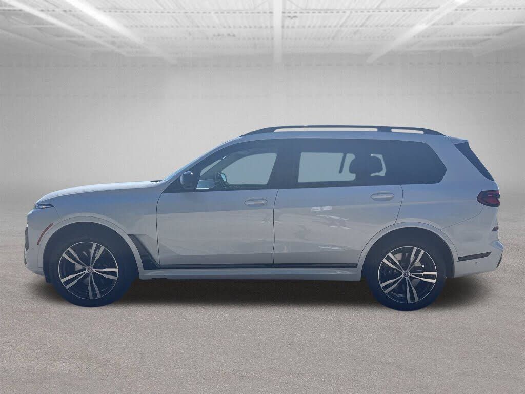 2023 BMW X7